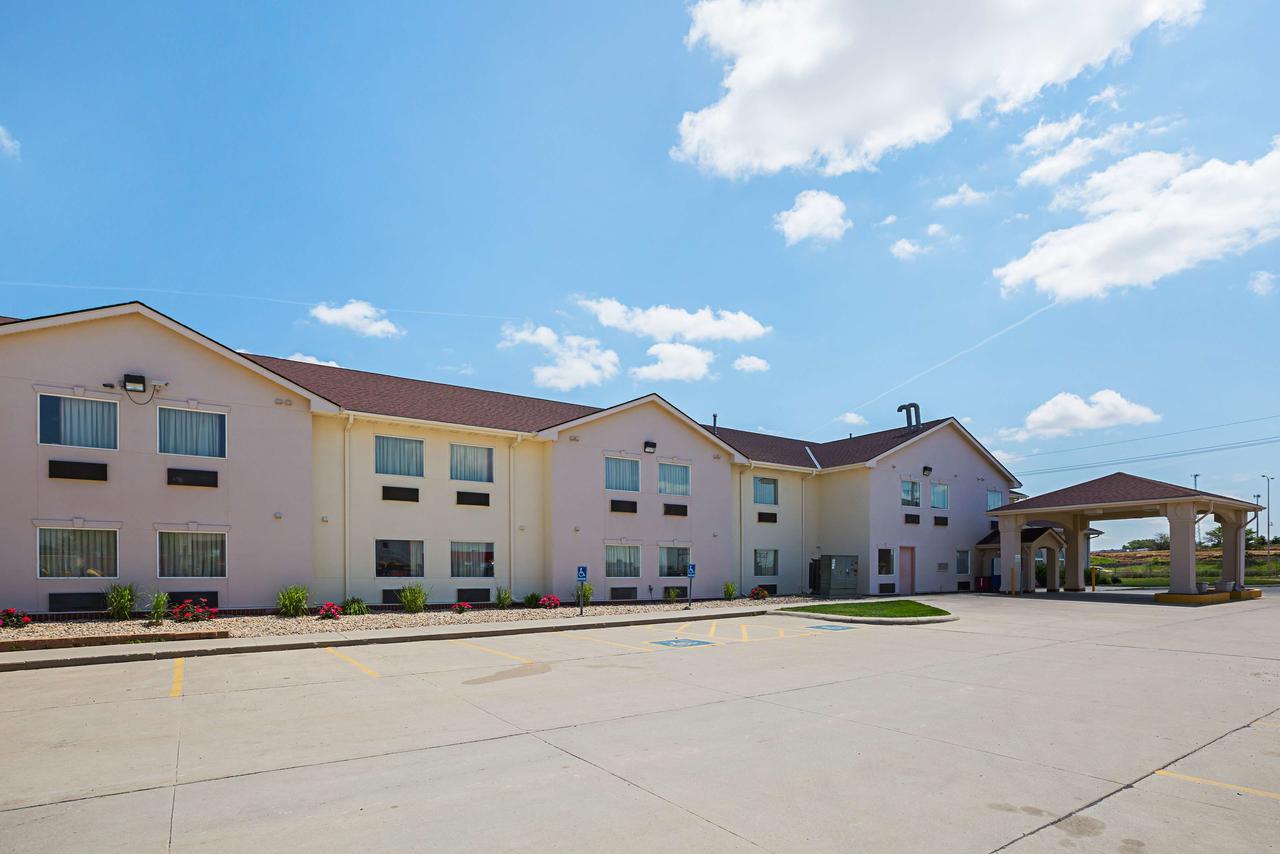 Motel 6 Omaha - Iat West Exterior photo