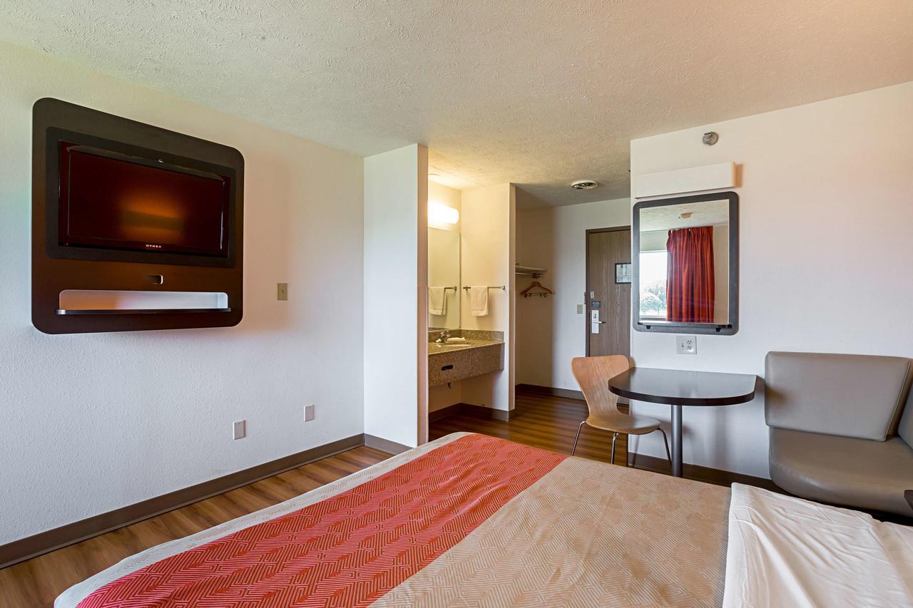 Motel 6 Omaha - Iat West Exterior photo